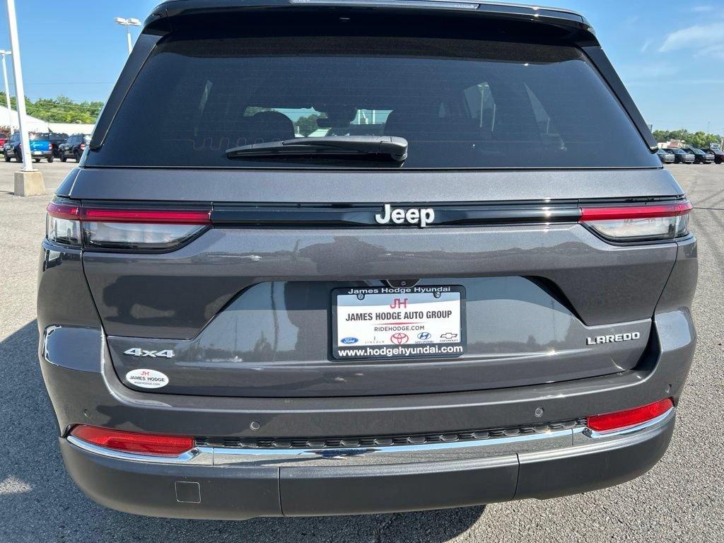 Used 2025 Jeep Grand Cherokee Laredo X AWD/4WD image 5