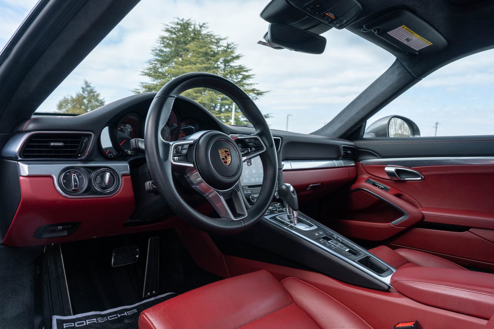 Certified 2019 Porsche 911 Carrera 4S image 4