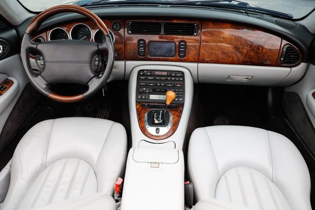 Used 2003 Jaguar XK8 Convertible image 26