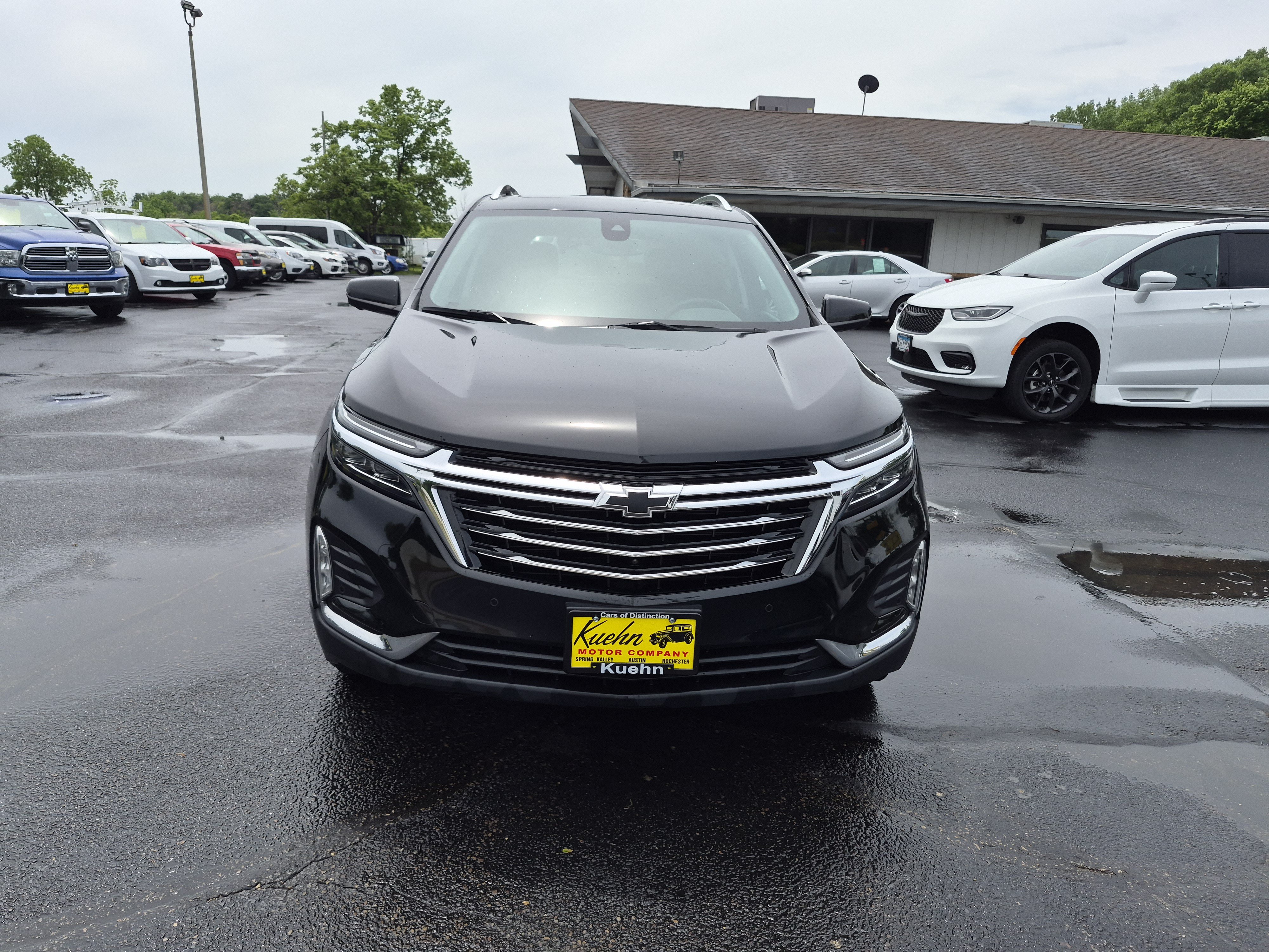 Used 2023 Chevrolet Equinox Premier AWD/4WD image 3