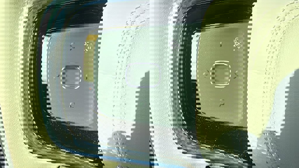 Used 2025 Lincoln Nautilus Reserve image 16