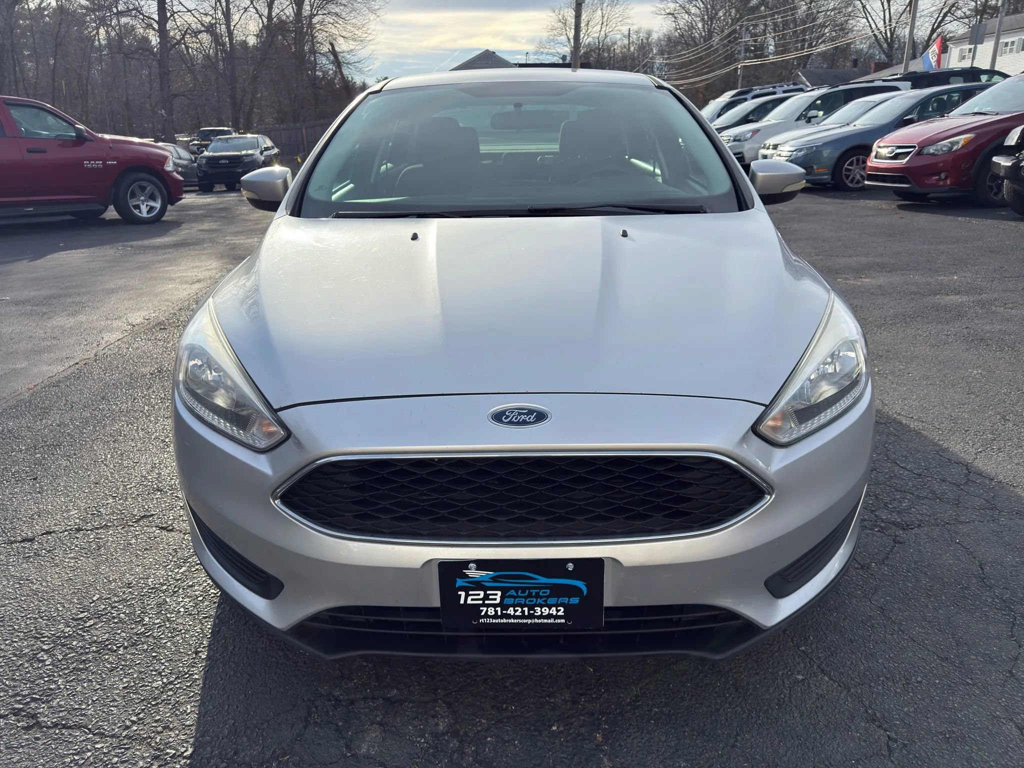 Used 2017 Ford Focus SE image 2