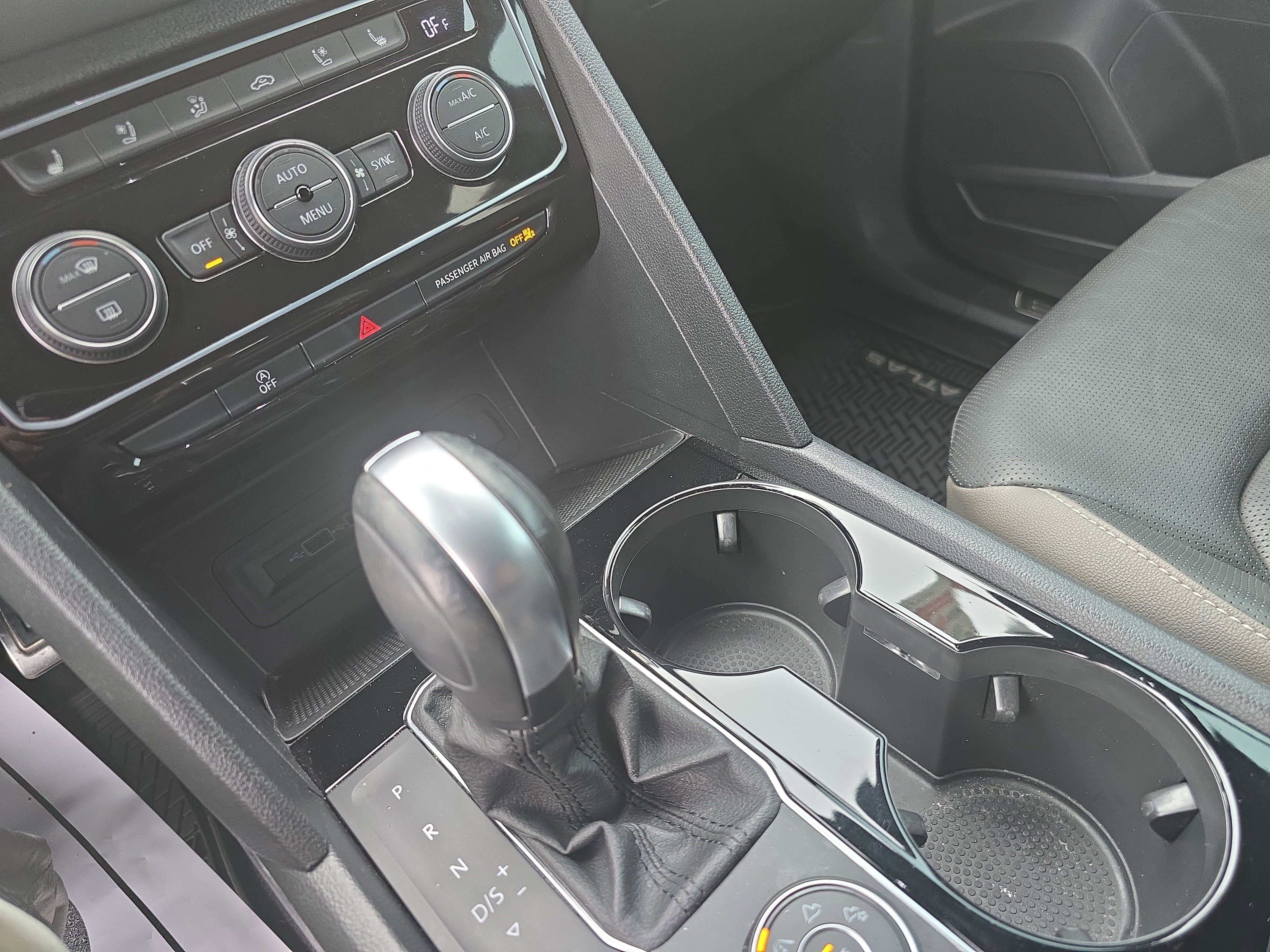 Used 2020 Volkswagen Atlas Cross Sport SEL Premium R-Line image 24