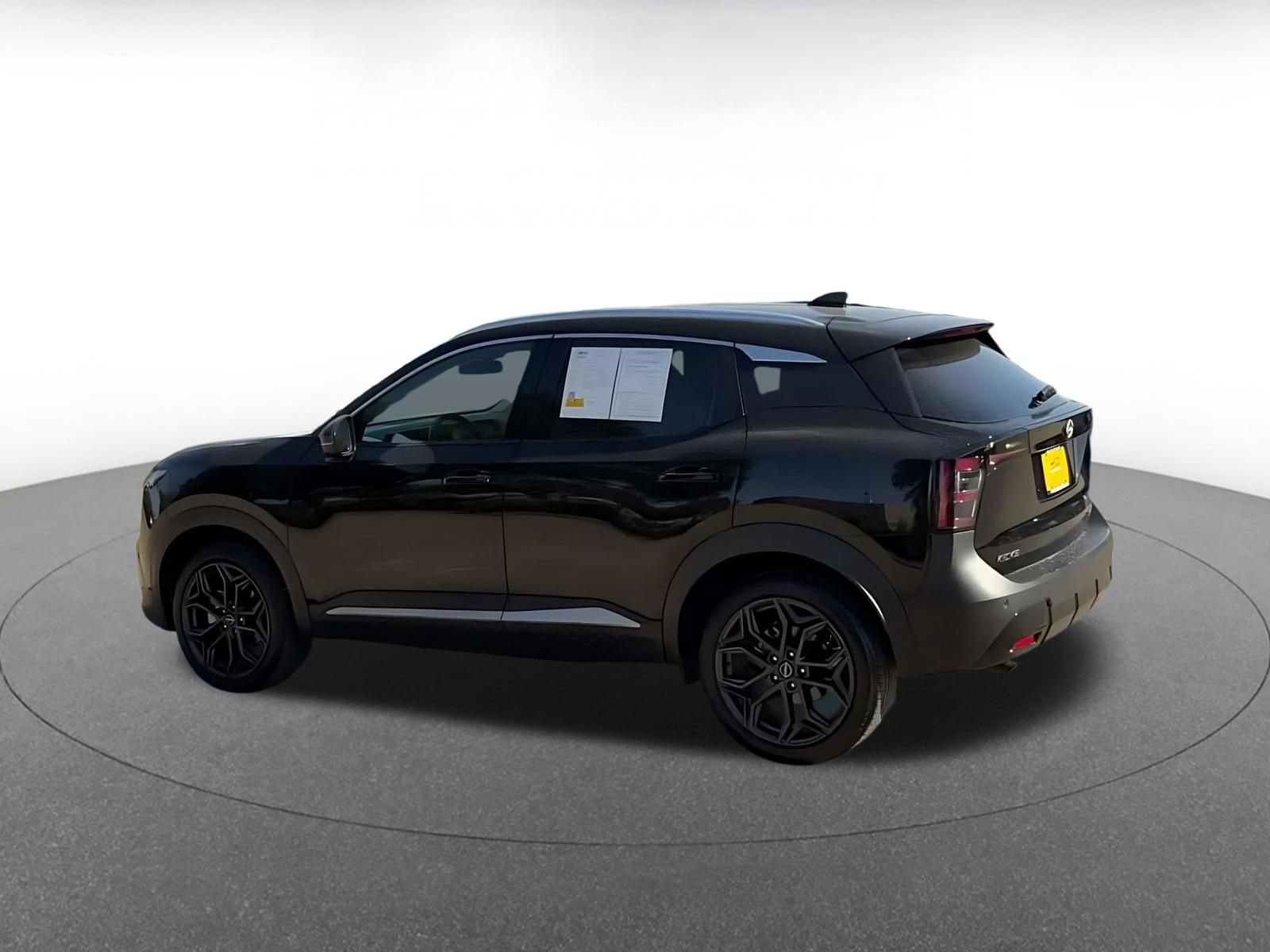 Used 2026 Nissan Kicks SR AWD/4WD image 9