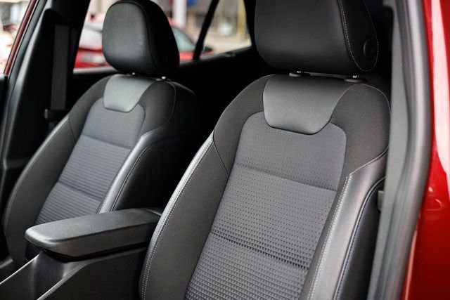 Used 2025 Chevrolet Trax LT image 21