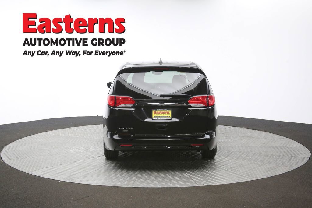Used 2024 Chrysler Voyager LX image 35