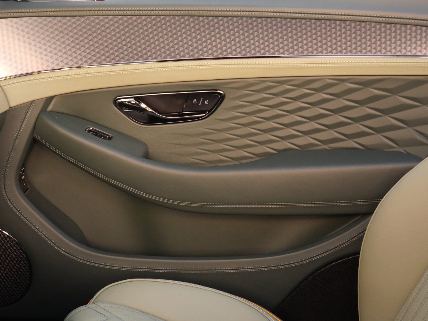 New 2026 Bentley Continental GTC AWD/4WD image 16