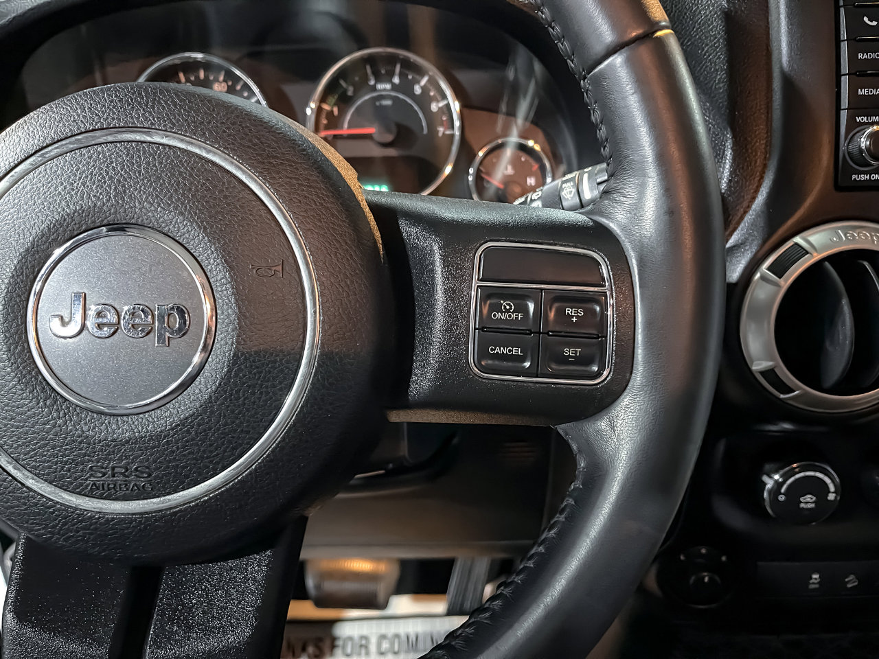 Used 2018 Jeep Wrangler Unlimited Sahara image 21