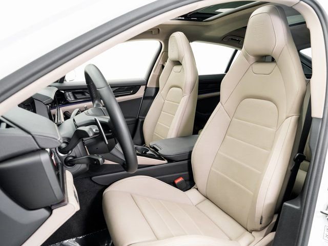 Certified 2025 Porsche Panamera 4 image 5