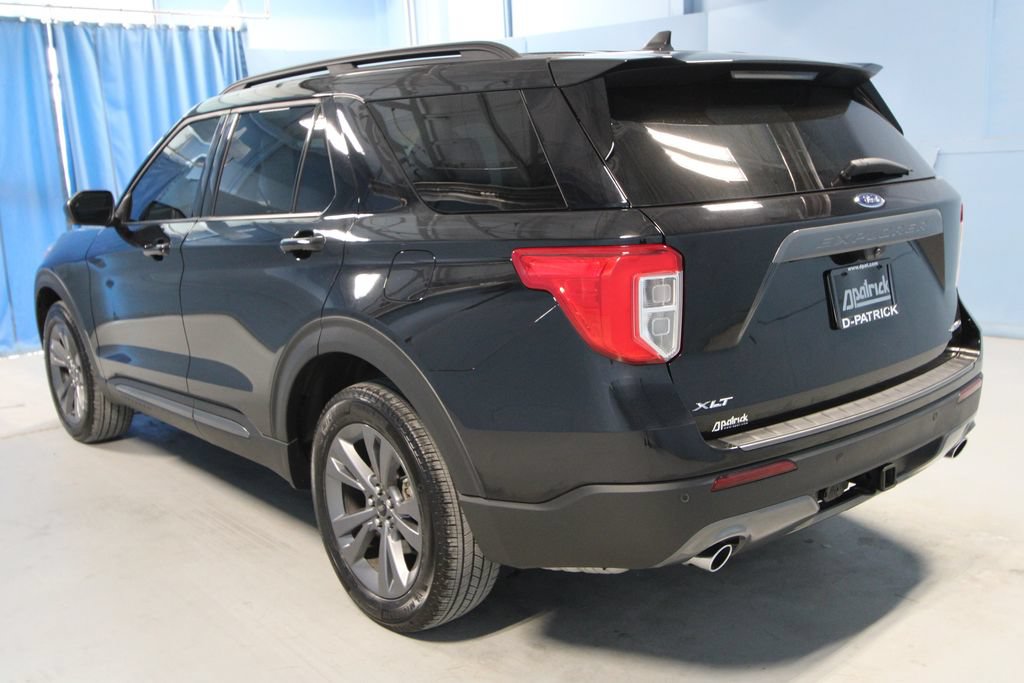 Used 2024 Ford Explorer XLT w/ Equipment Group 202A AWD/4WD image 32