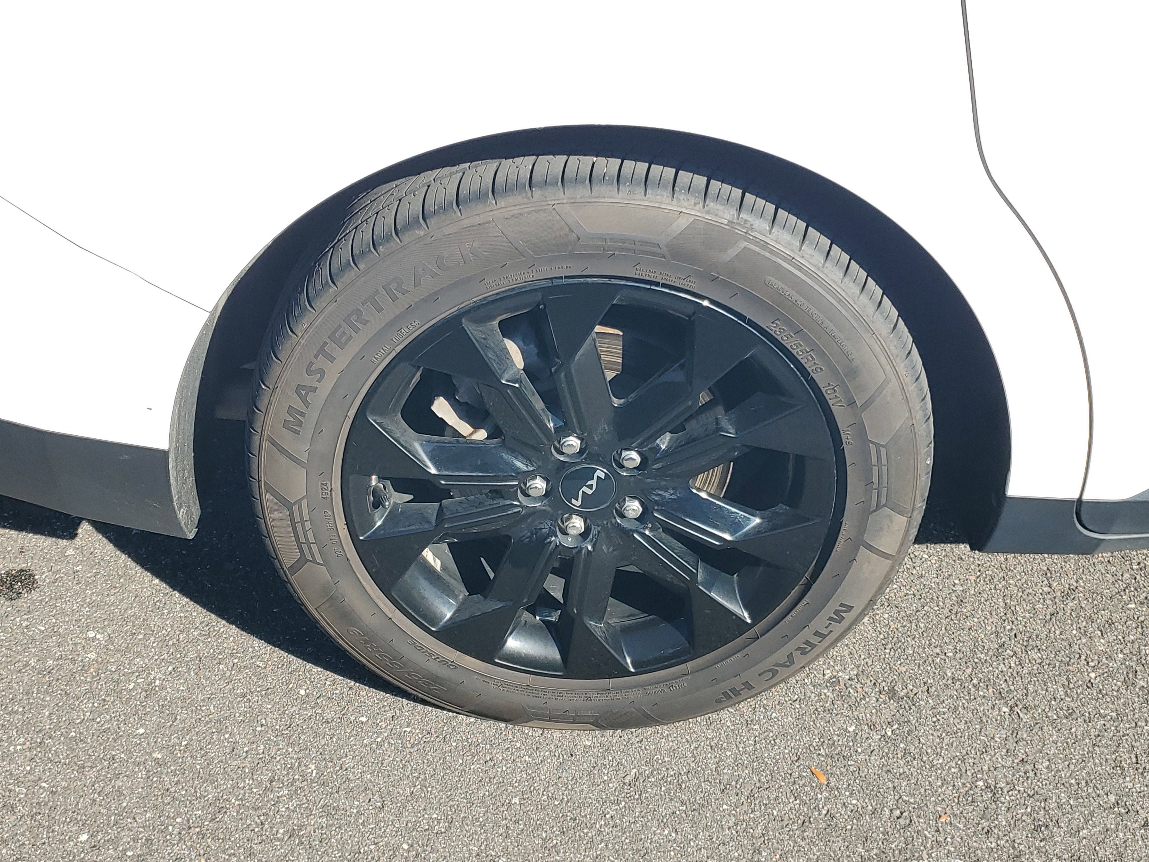 Used 2022 Kia Carnival SX Prestige image 43