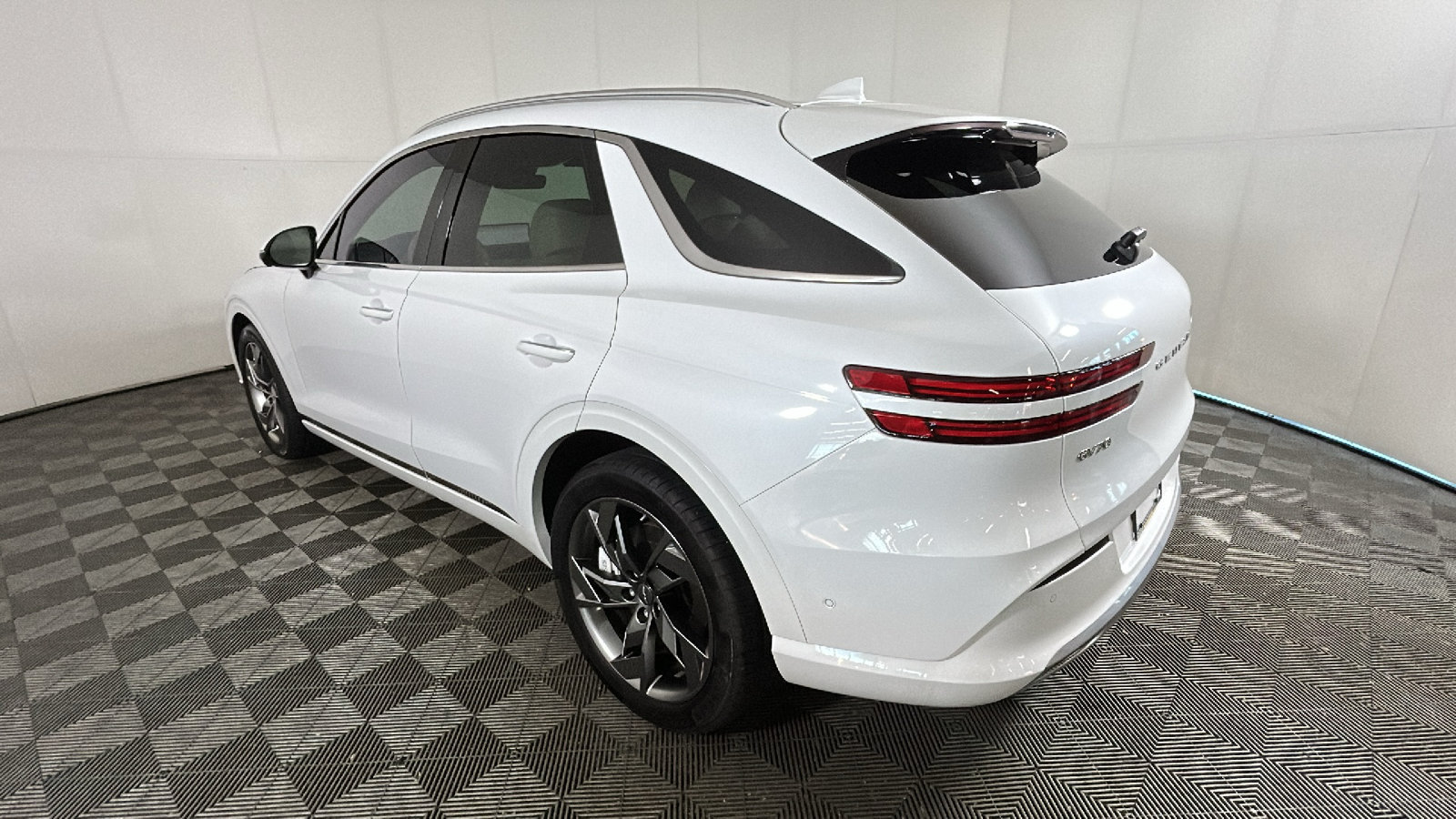 Used 2025 Genesis Electrified GV70 w/ Prestige Package AWD/4WD image 5