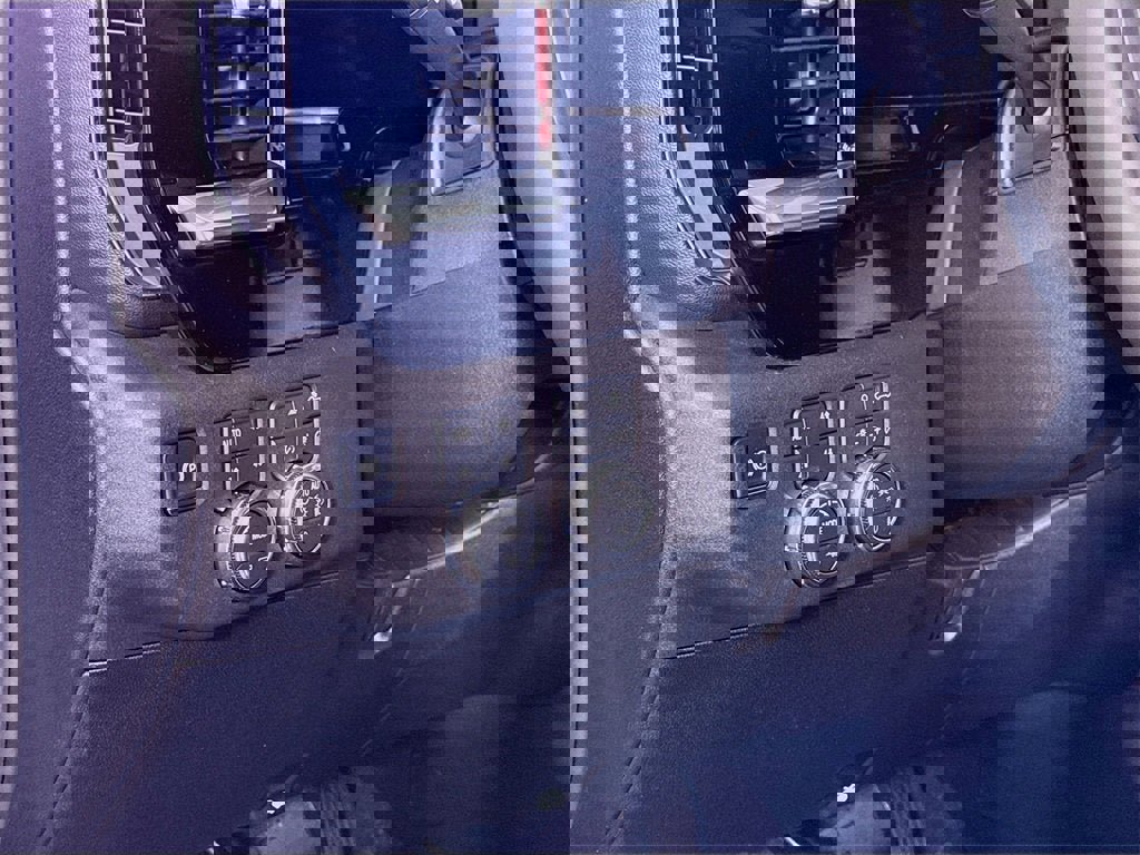 New 2026 GMC Sierra 2500 SLT w/ SLT Premium Package image 5