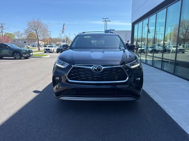 Used 2024 Toyota Highlander Platinum AWD/4WD image 8