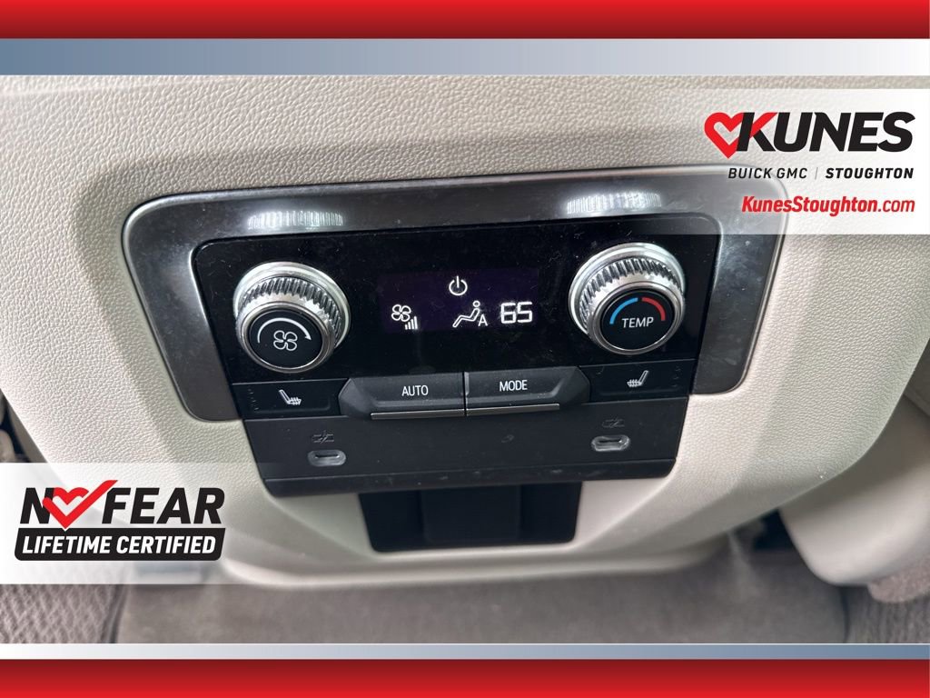 Used 2021 GMC Yukon Denali w/ Denali Premium Package image 39