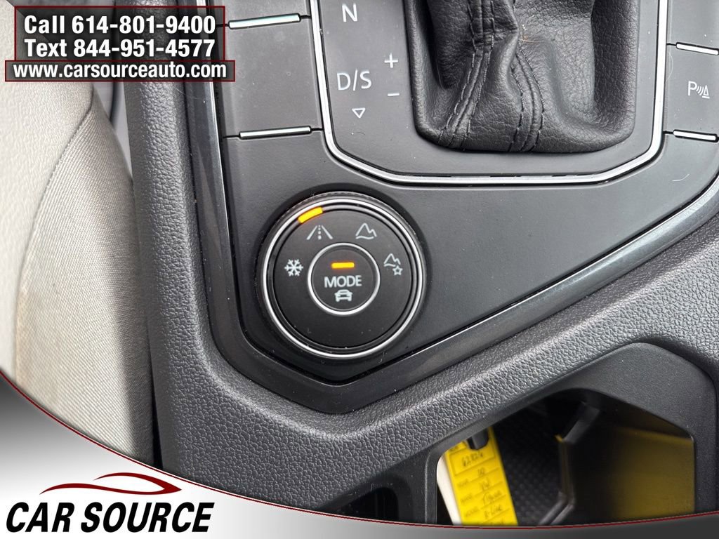 Used 2020 Volkswagen Tiguan SE R-Line image 36