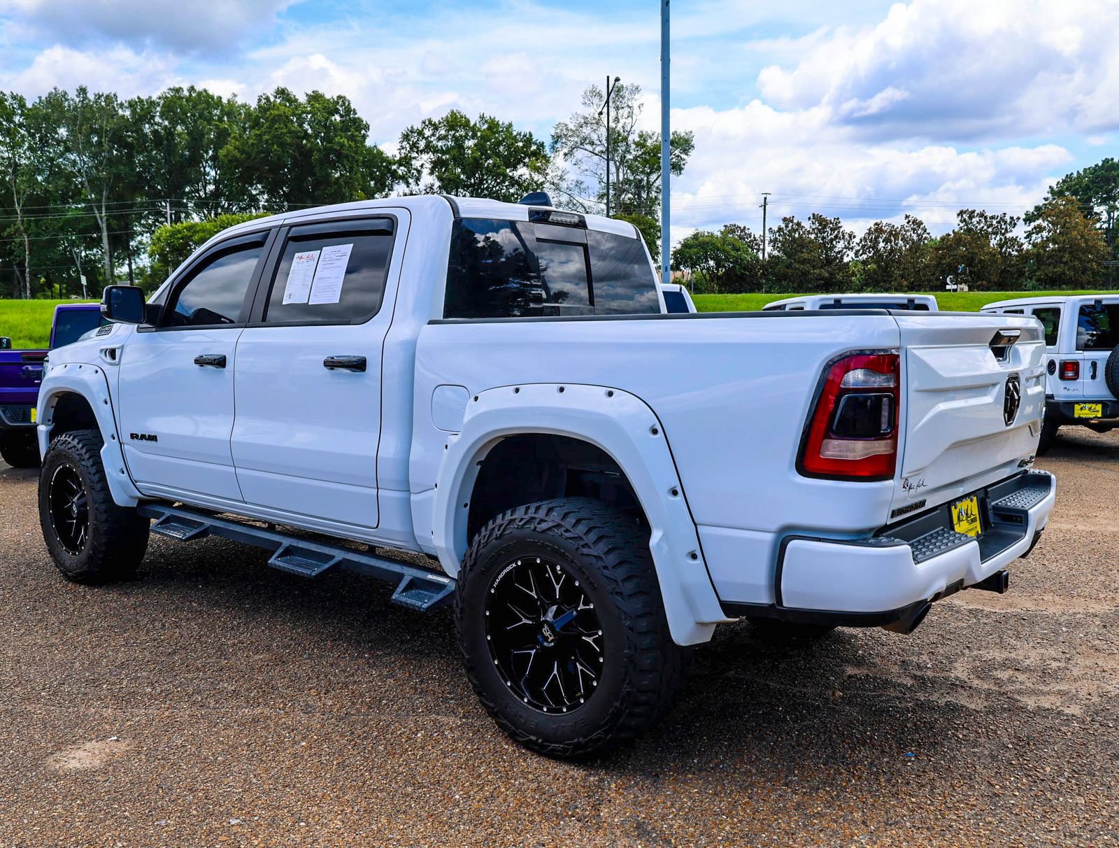 Used 2024 RAM 1500 Big Horn AWD/4WD image 6