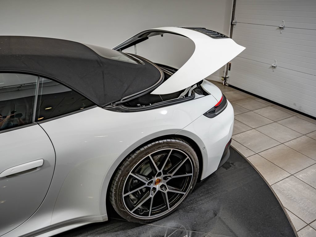 Certified 2025 Porsche 911 Carrera RWD image 55