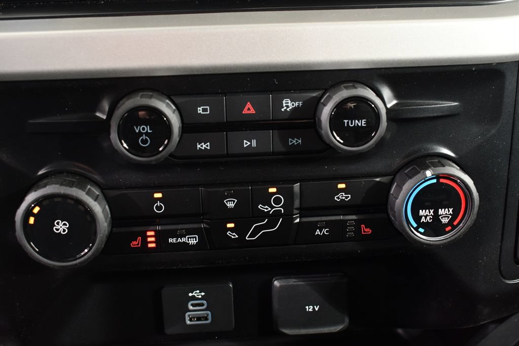 New 2026 Ford F350 XLT w/ XLT Premium Package AWD/4WD image 28