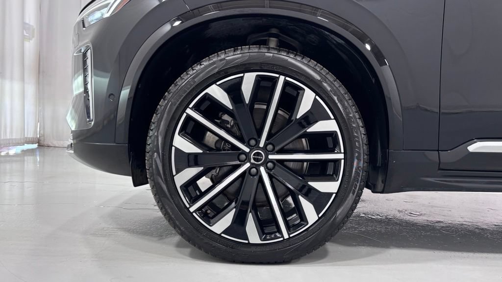 Certified 2025 Volvo XC90 B6 Plus AWD/4WD image 30