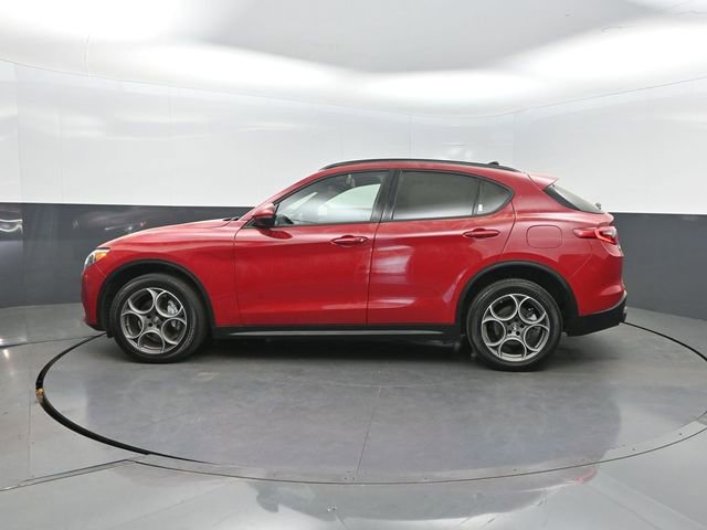 Used 2023 Alfa Romeo Stelvio Sprint AWD/4WD image 2