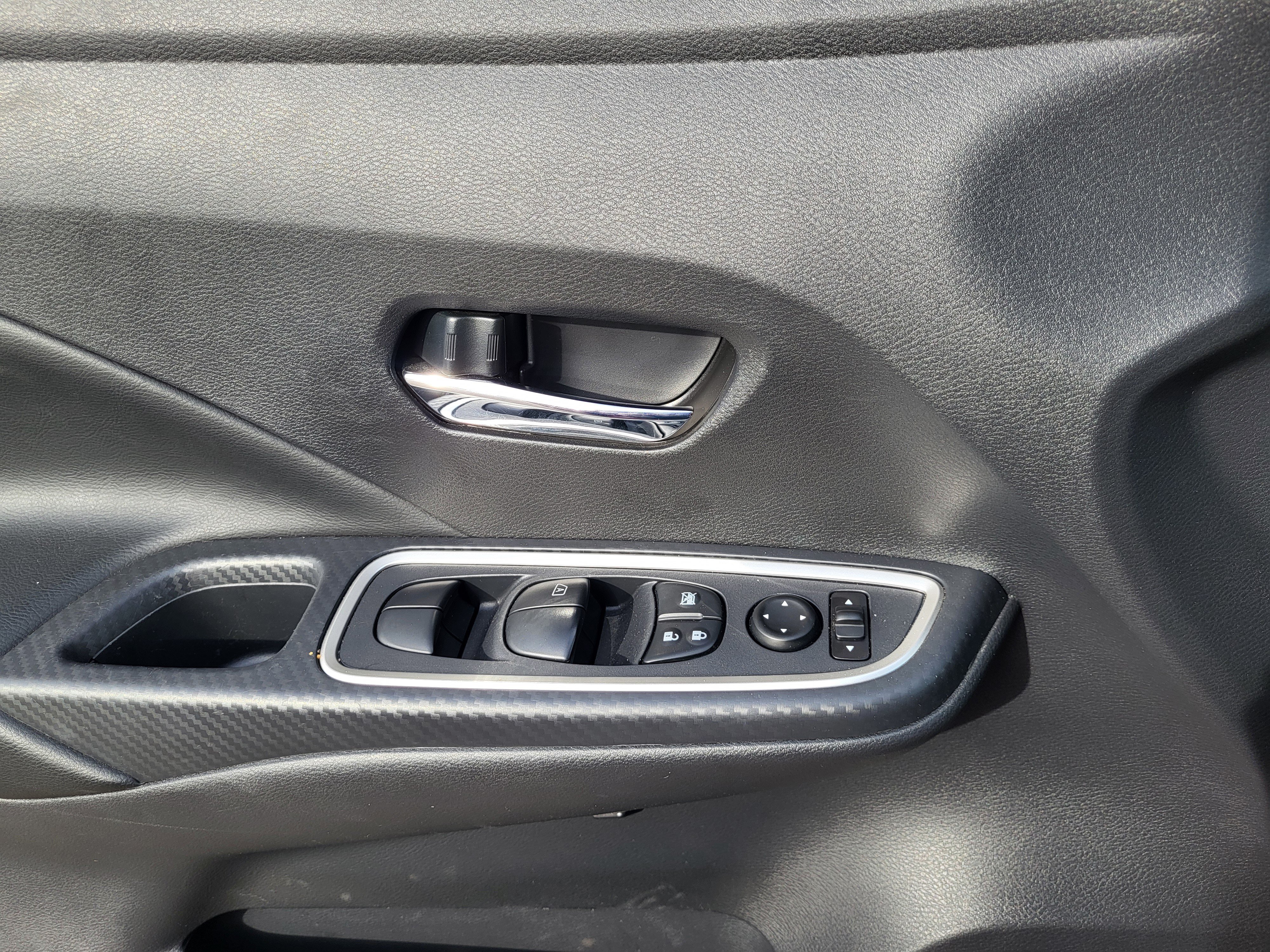 Certified 2025 Nissan Versa SR w/ Electronics Package FWD image 27