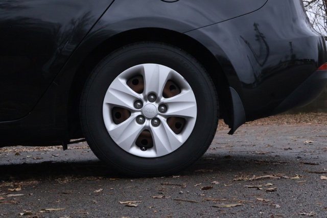 Used 2016 Kia Forte LX image 14