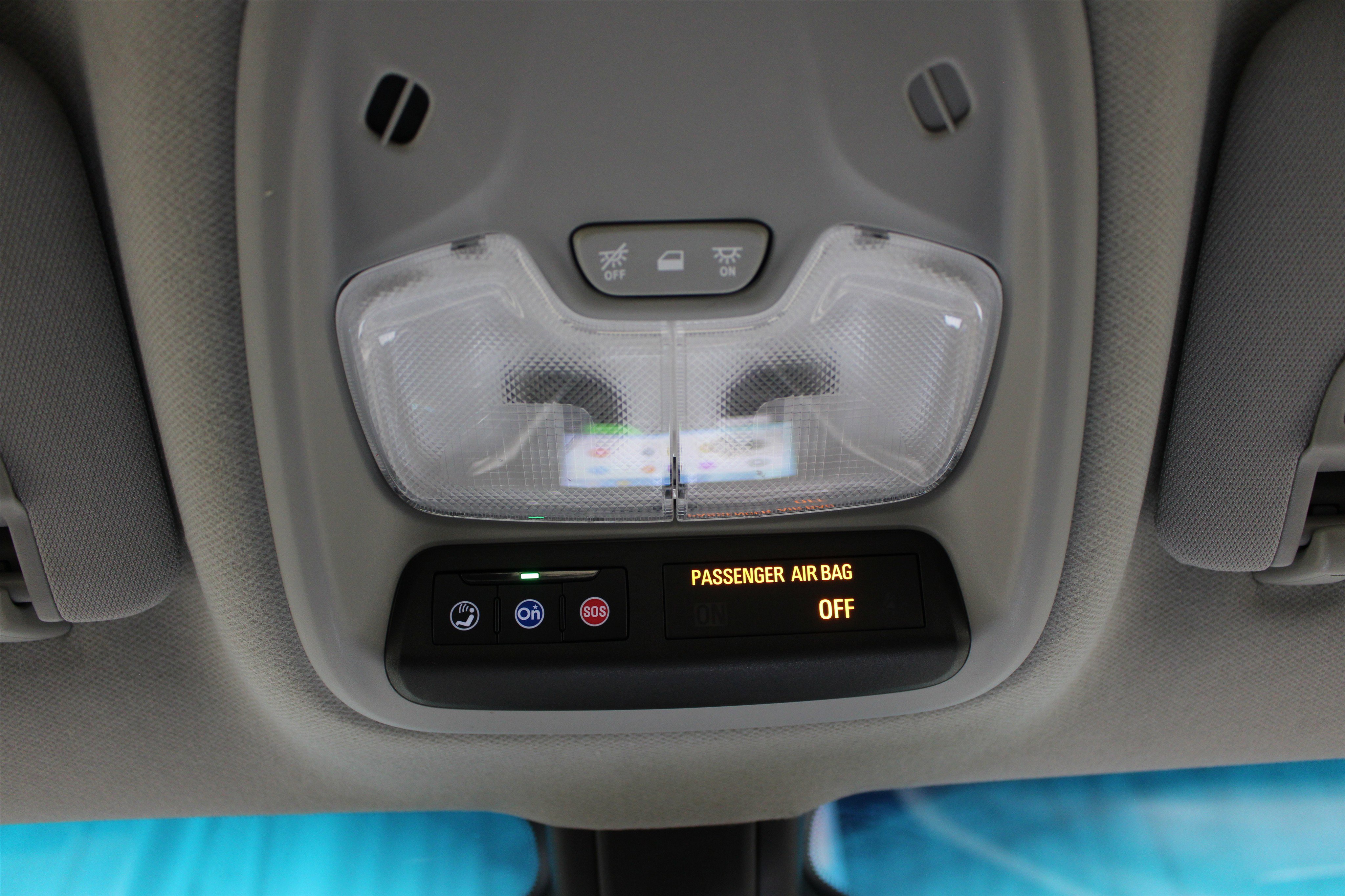 Used 2020 Chevrolet Bolt Premier w/ Infotainment Package FWD image 18