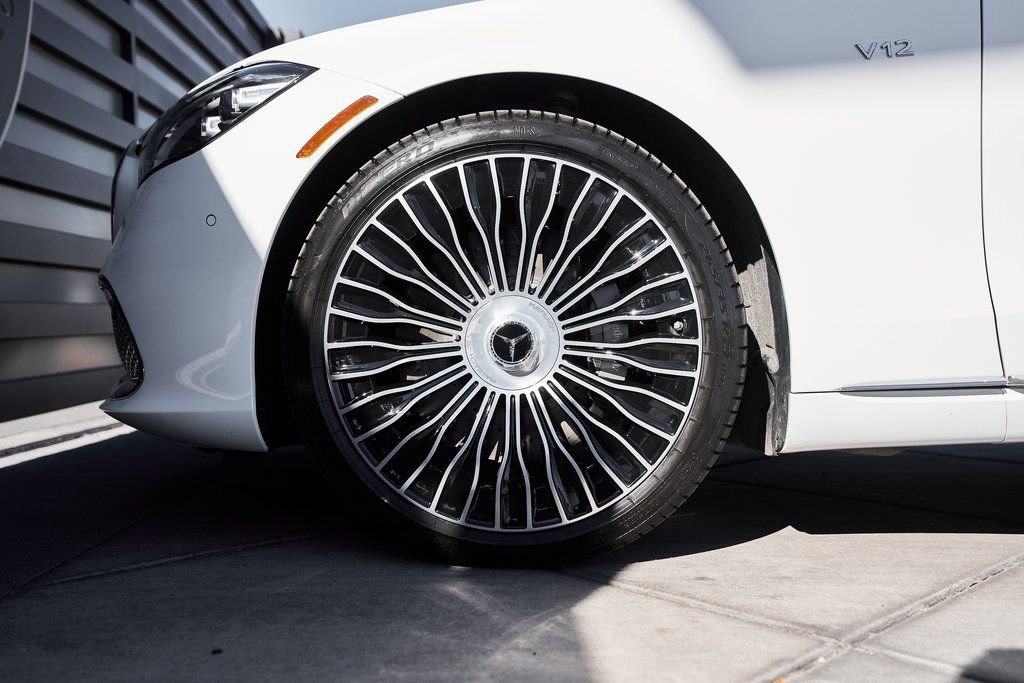 Used 2025 Mercedes-Benz Maybach S 680 4MATIC image 3