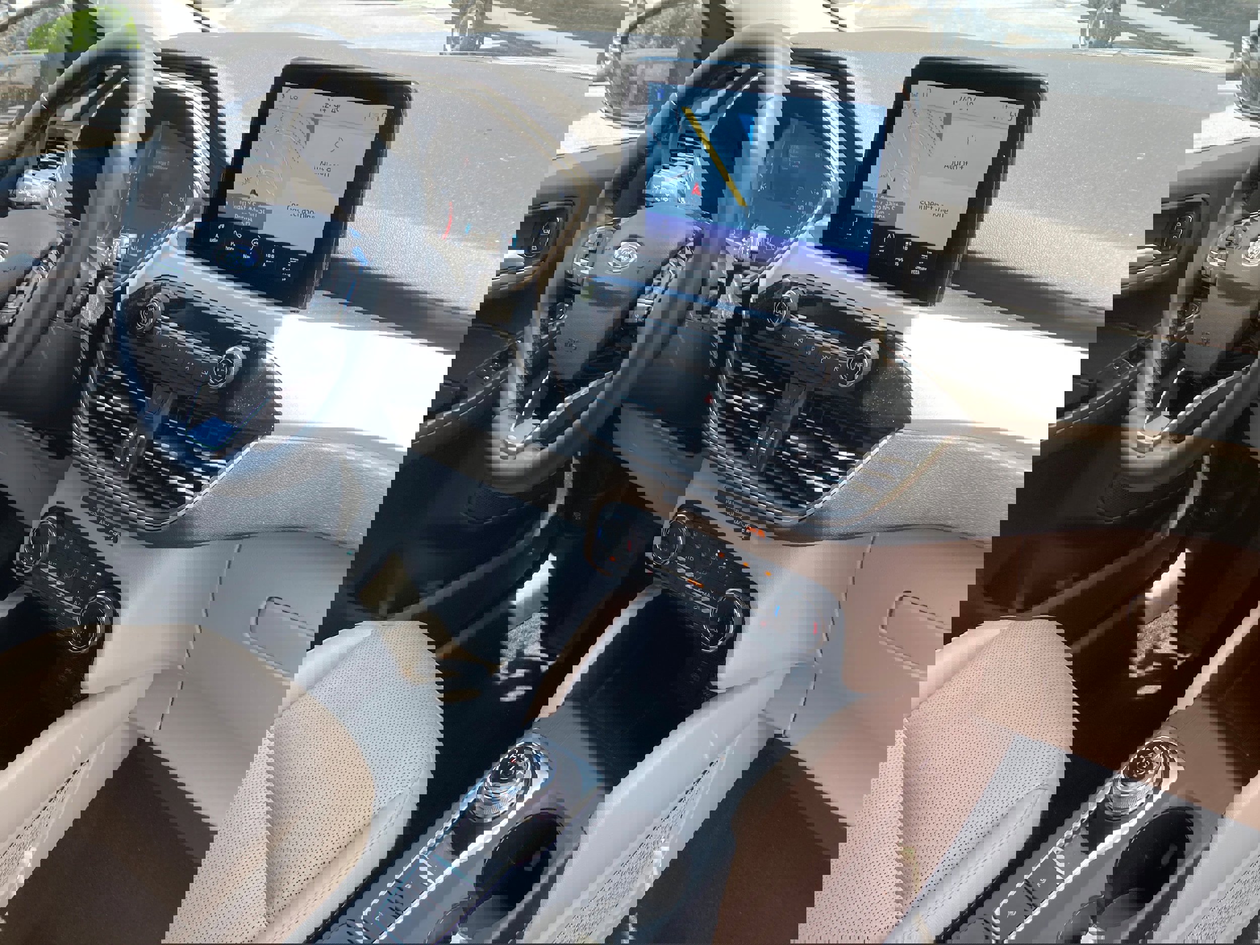 Used 2022 Ford Escape SEL image 14