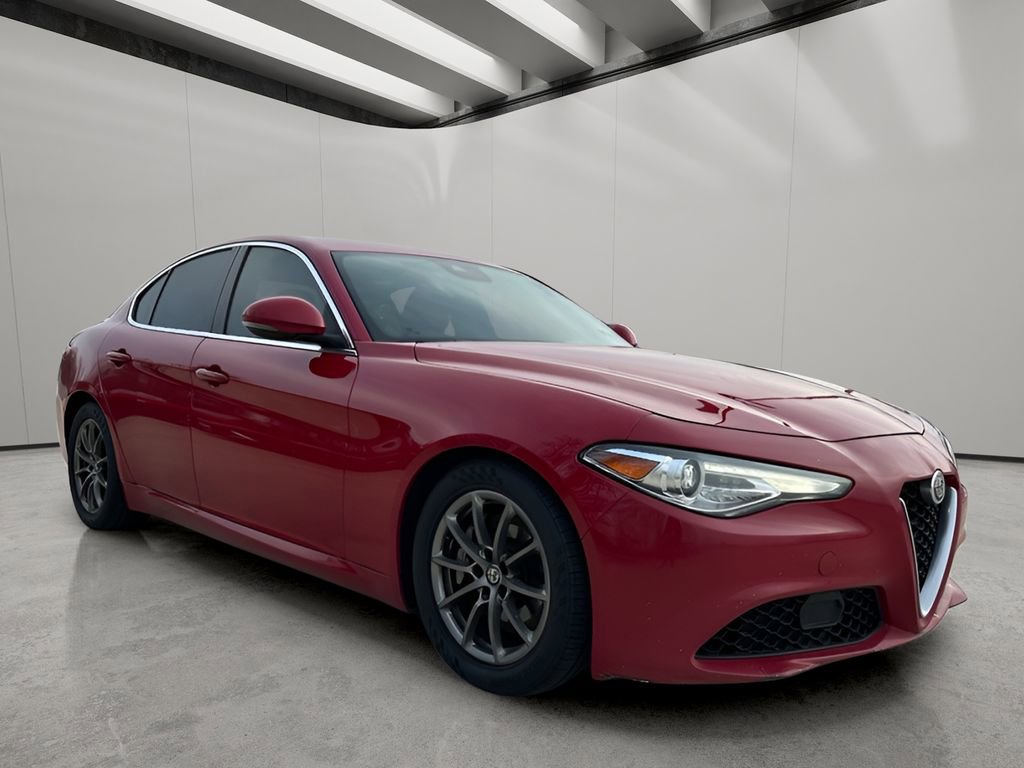Used 2020 Alfa Romeo Giulia image 7