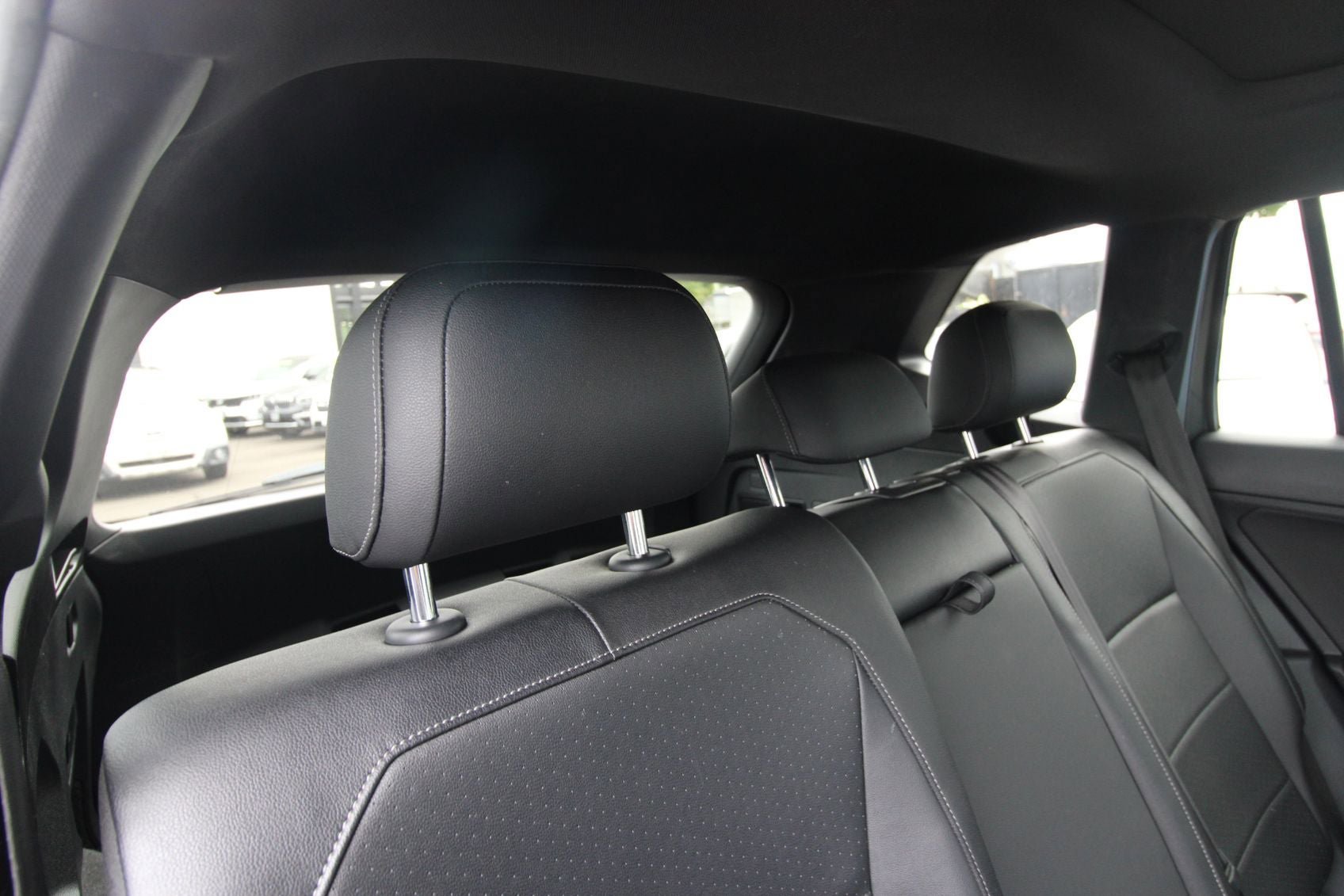 Used 2019 Volkswagen Tiguan SEL Premium R-Line image 24