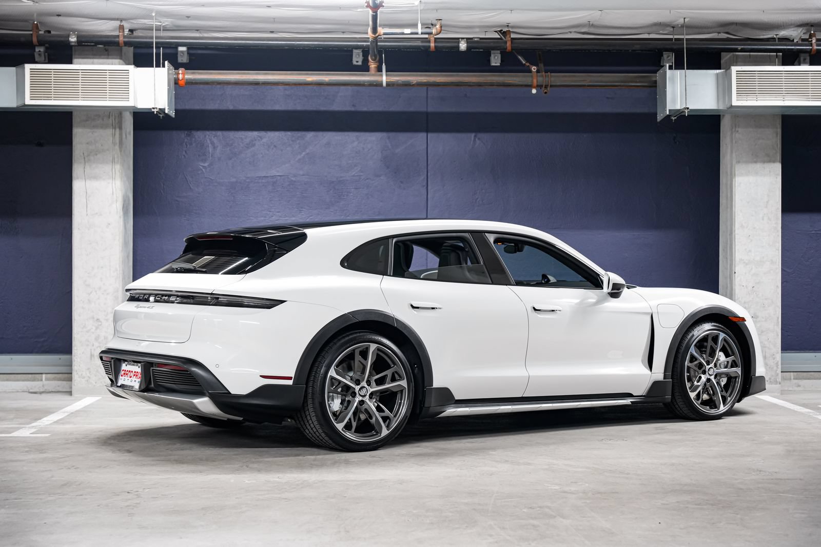 Used 2023 Porsche Taycan 4S AWD/4WD image 3