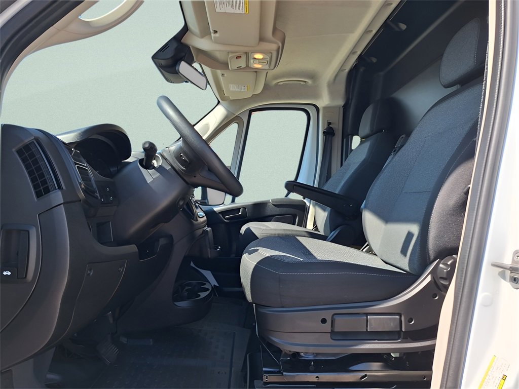 Used 2022 RAM ProMaster 2500 w/ Premium Convenience Group image 9