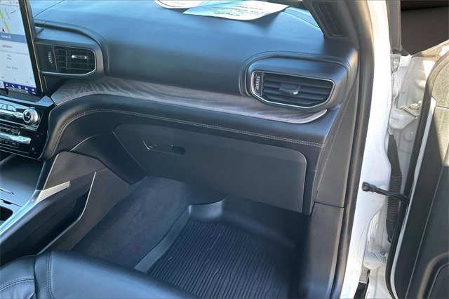 Used 2022 Ford Explorer Platinum w/ Technology Package image 15