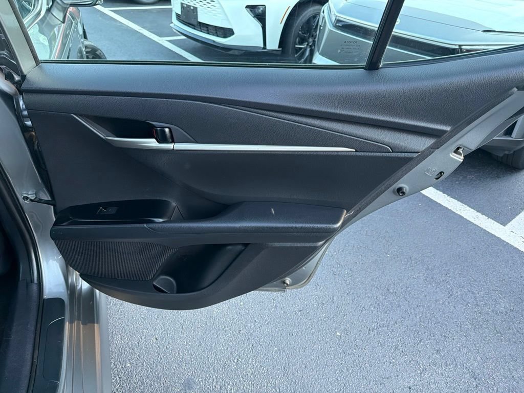 Used 2025 Toyota Camry SE FWD image 12