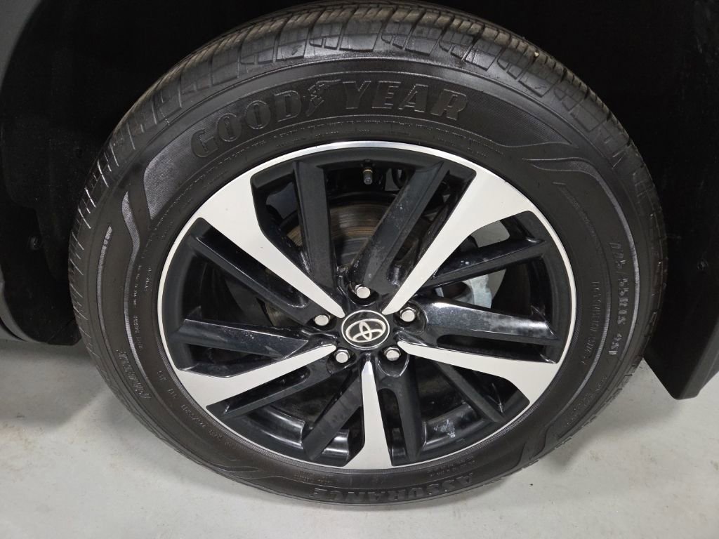 Used 2025 Toyota Corolla Cross AWD Hybrid w/ Convenience Package image 10