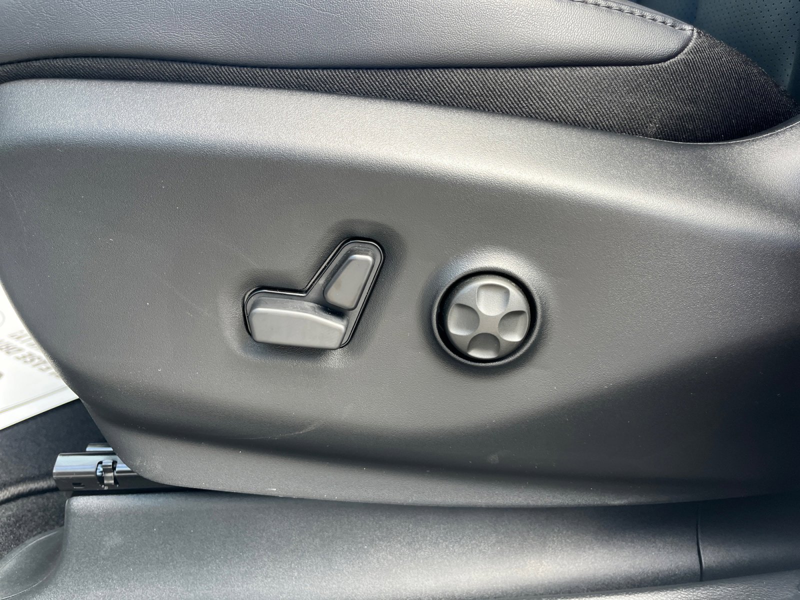 New 2026 Chrysler Pacifica Select image 13