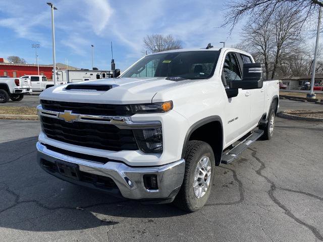 Used 2025 Chevrolet Silverado 2500 LT w/ Convenience Package image 3