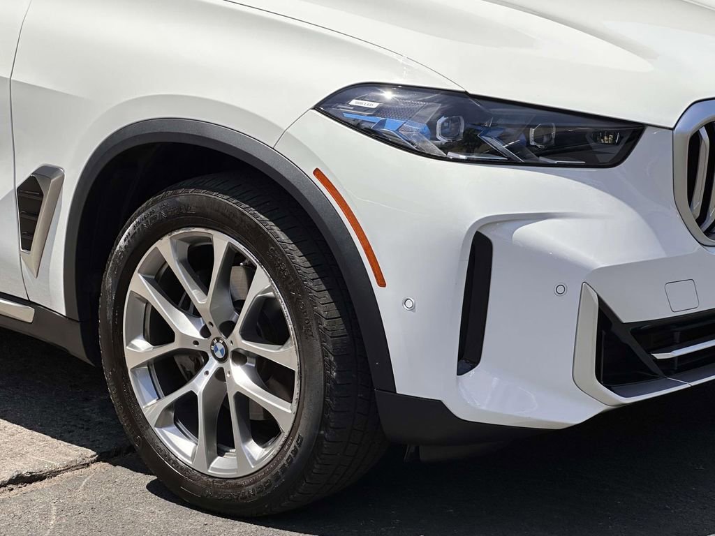 Used 2024 BMW X5 xDrive40i w/ Premium Package AWD/4WD image 9