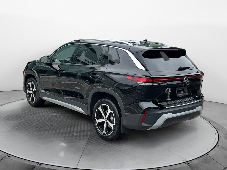 Certified 2025 Volkswagen Tiguan SE AWD/4WD image 5