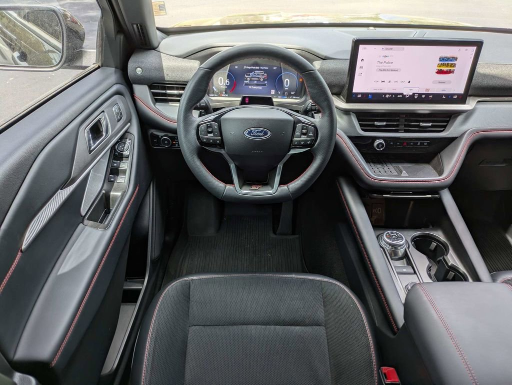 Used 2025 Ford Explorer ST image 22