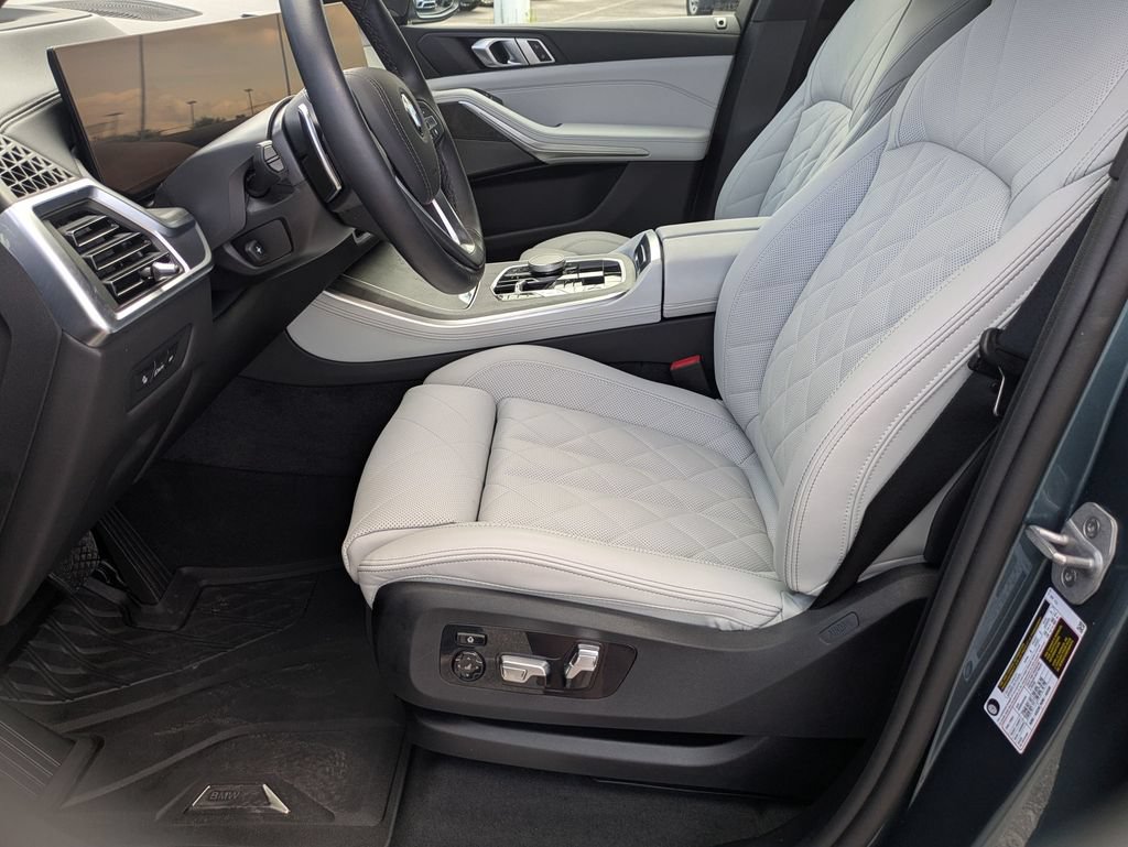 Used 2025 BMW X5 sDrive40i w/ Climate Comfort Package RWD image 11
