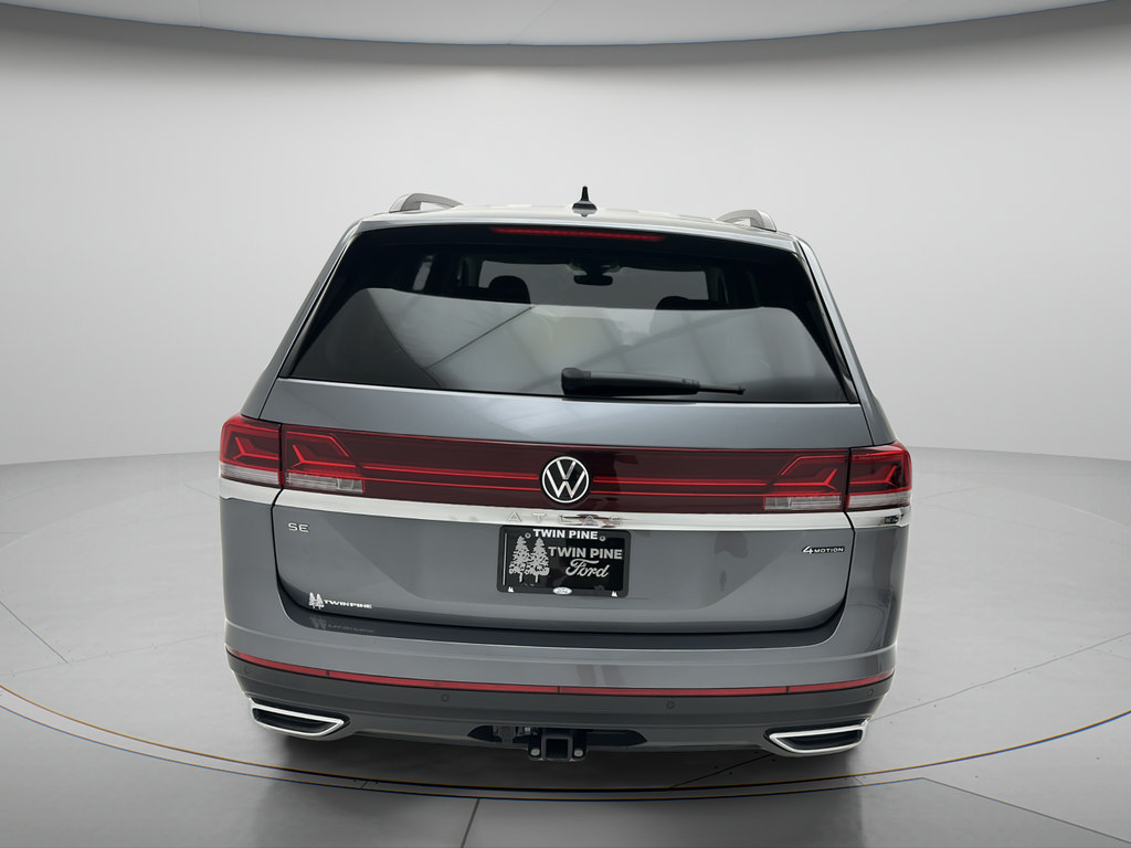 Used 2025 Volkswagen Atlas SE AWD/4WD image 4