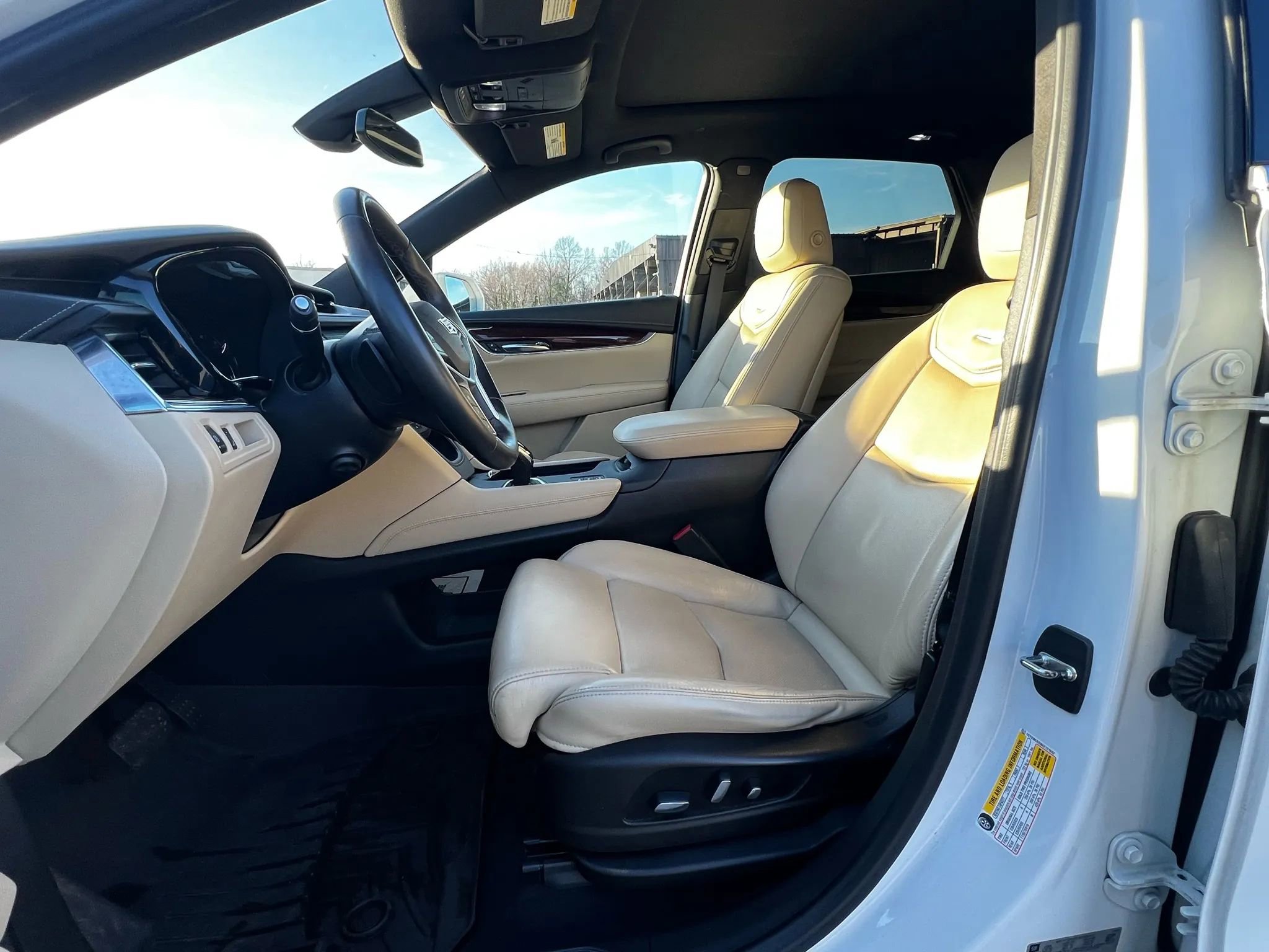 Used 2017 Cadillac XT5 Premium Luxury image 11