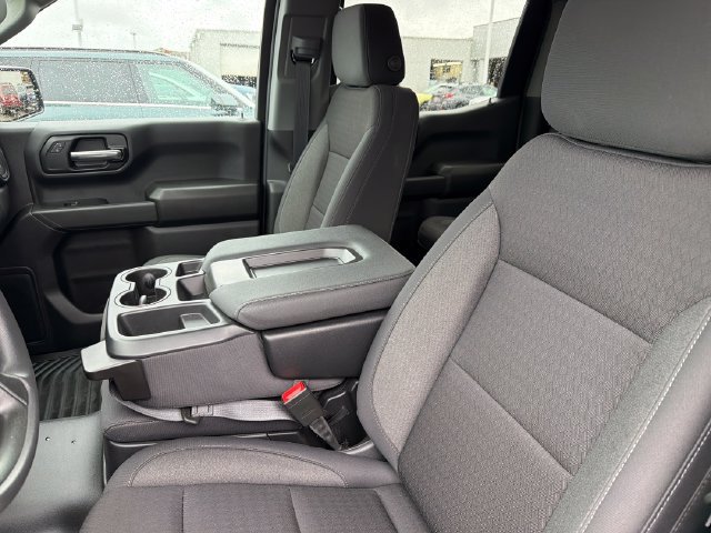 Used 2026 Chevrolet Silverado 1500 Custom Trail Boss w/ LPO, Dark Essentials Package AWD/4WD image 18