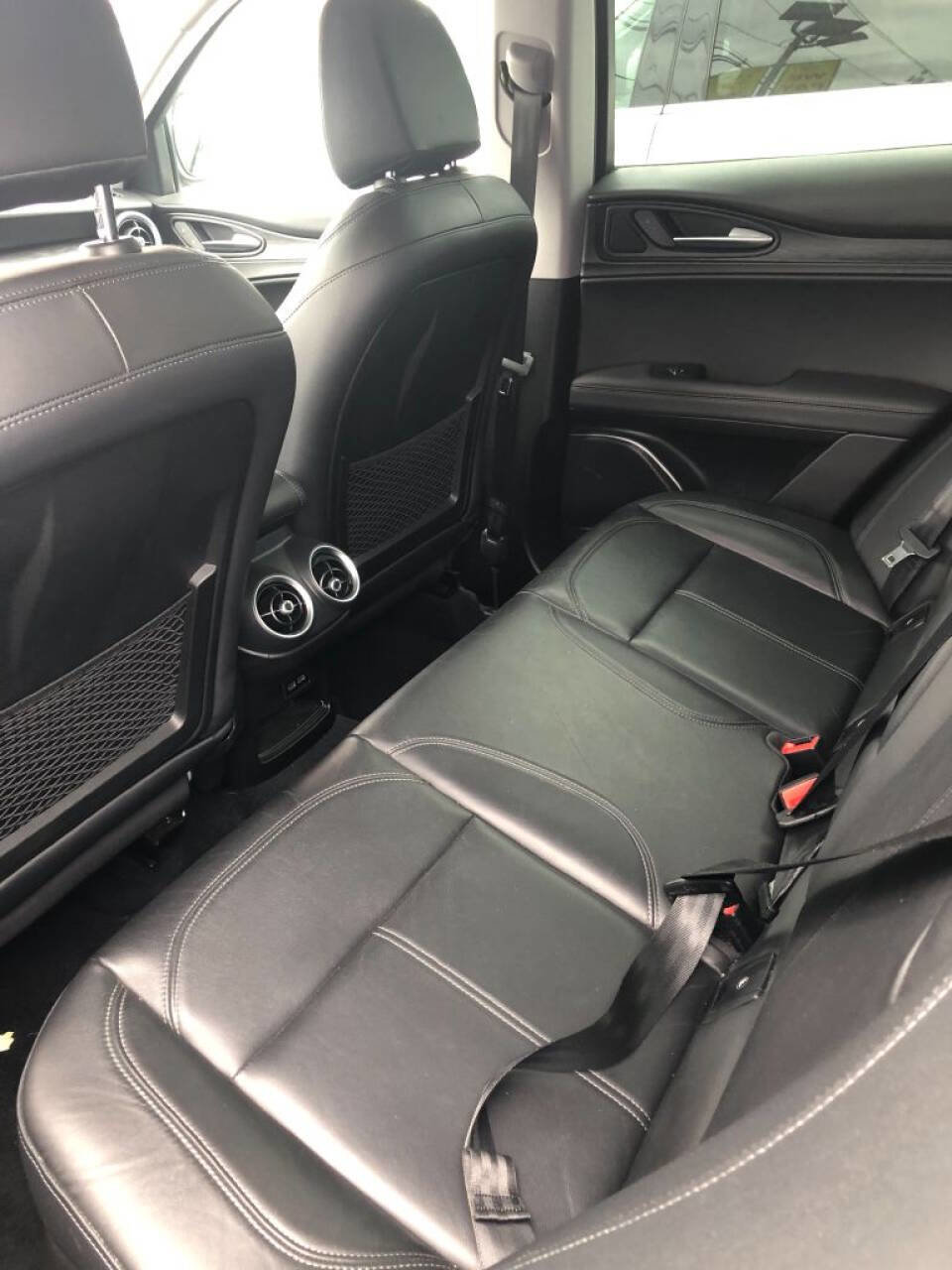 Used 2018 Alfa Romeo Stelvio AWD image 10