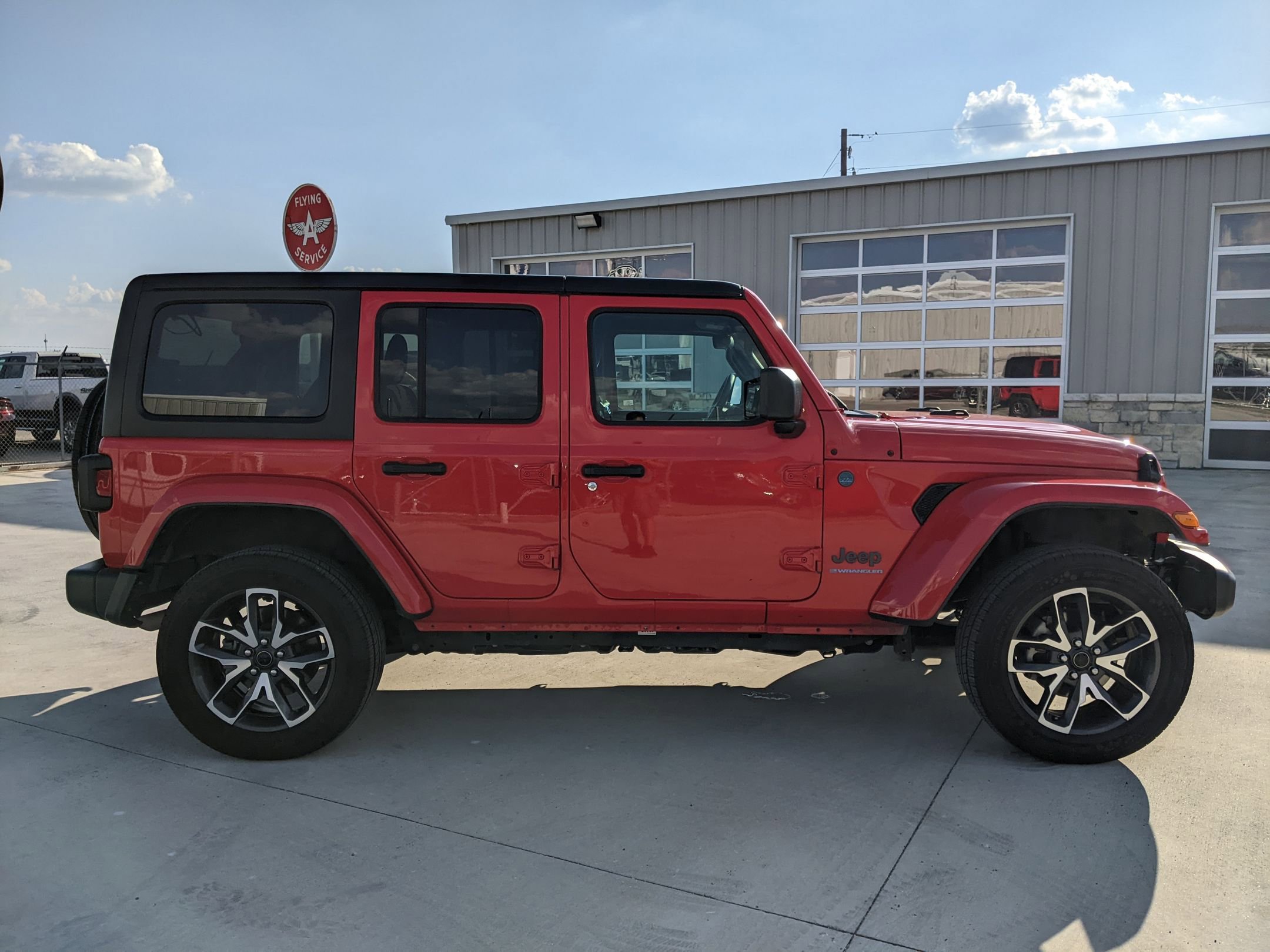 Used 2024 Jeep Wrangler Sport S AWD/4WD image 2