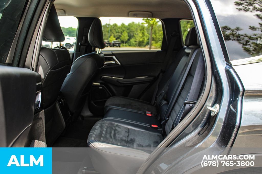 Used 2025 Mitsubishi Outlander SE FWD image 16
