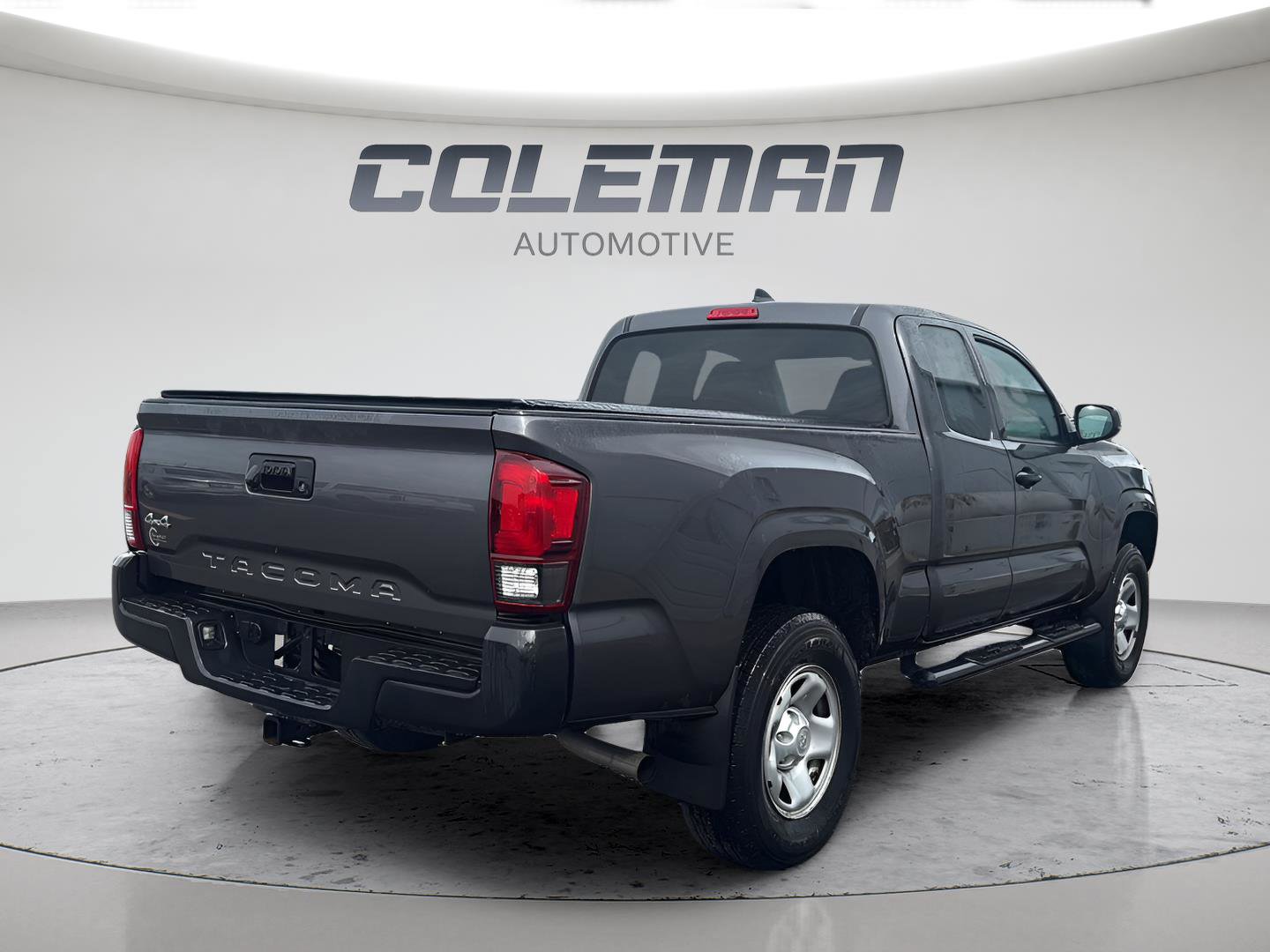 Used 2019 Toyota Tacoma SR image 4